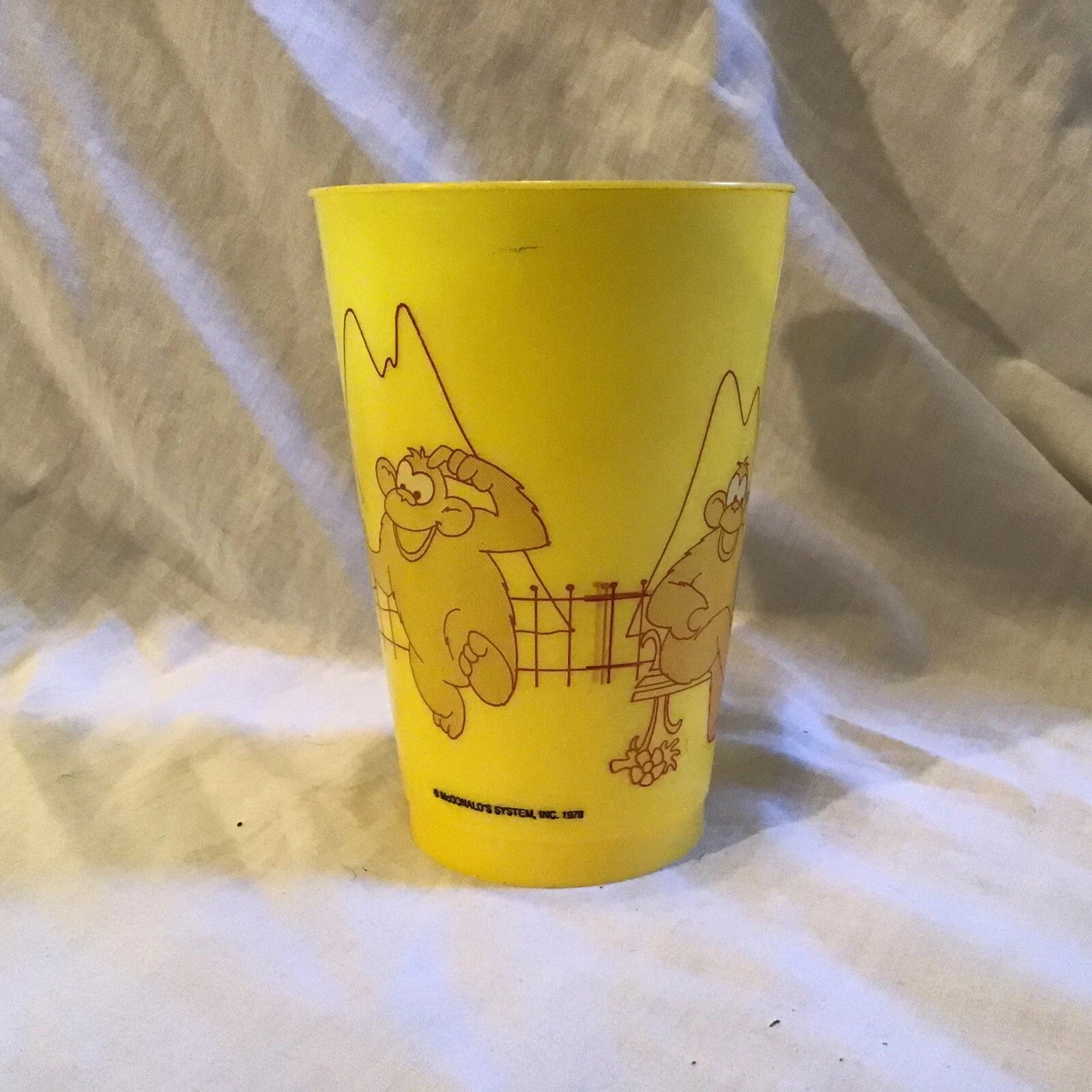 McDonald's Plastic Mealtime Plates Set Of 4 Plus 6 Plastic Drinking Glasses 1978 | eBay